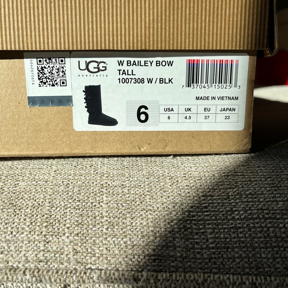 UGG w Bailey bow tall